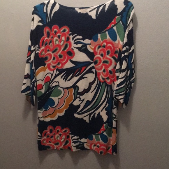 Chico’s 3/4 sleeve knit top. - Picture 2 of 3